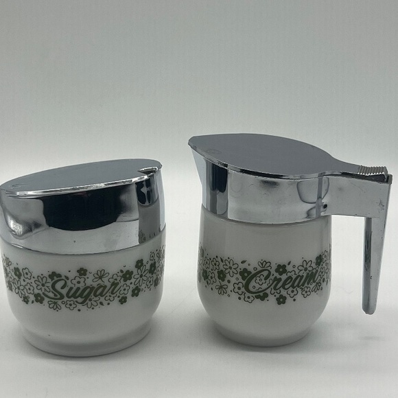 gemco Kitchen Sugar And Creamer Set Made By Gemco In Green Spring Blossomcrazy Daisy Pattern